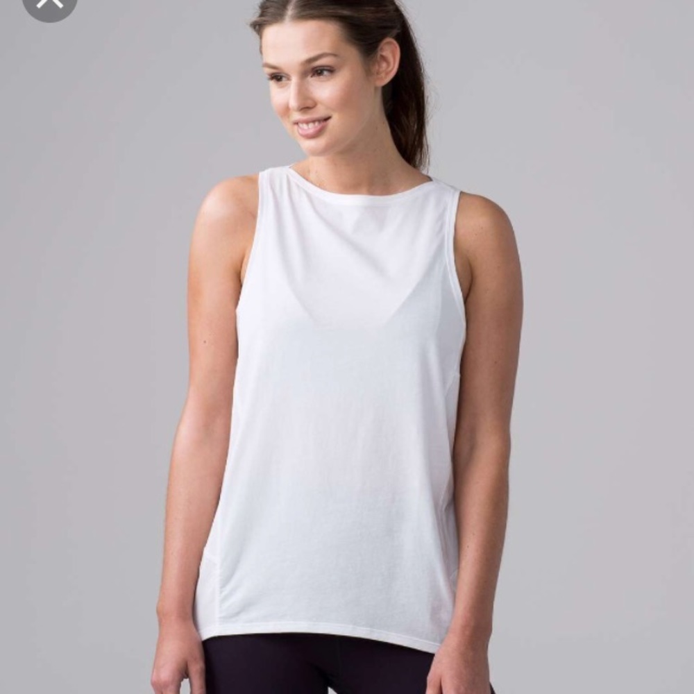 Lululemon back in action tank ISO